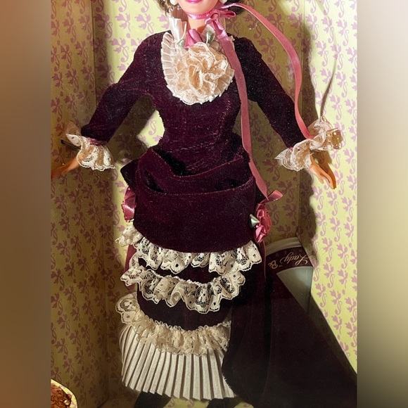 NWT Victorian Lady Barbie collectors edition - Picture 5 of 14